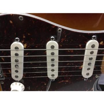 Fender Deluxe Player Stratocaster 3 Tone Sunburst