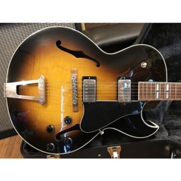 Gibson ES-175, hollow body type Electric guitar, m1015