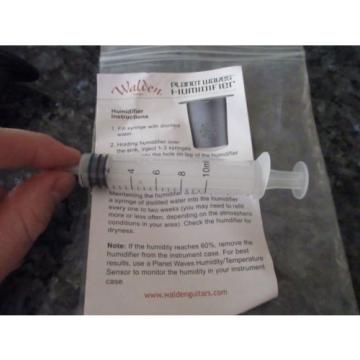 PLANET WAVES ACOUSTIC GUITAR HUMIDIFIER from WALDEN PACK with SYRINGE
