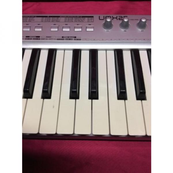 Behringer UMX25 U-Control USB/MIDI Keyboard controller #4 image
