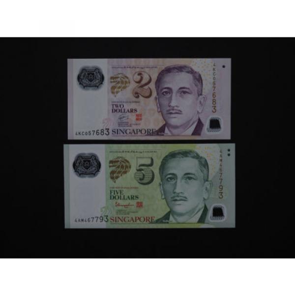 SINGAPORE BANKNOTES  -  EXCELLENT SET OF TWO NOTES IN LOVELY MINT UNC #3 image