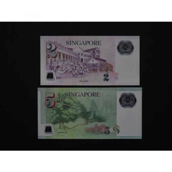 SINGAPORE BANKNOTES  -  EXCELLENT SET OF TWO NOTES IN LOVELY MINT UNC #4 image